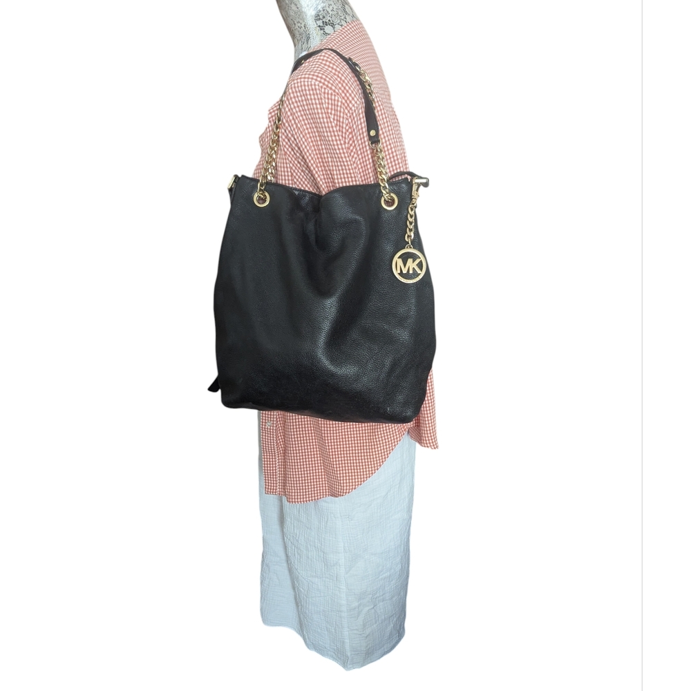 Michael Kors Black Pebbled Leather Jet Set Gold Chain Tote Should Bag Large